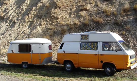renovation-caravane-après-orange-van-vintage
